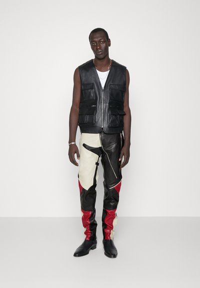 STUDIO ID ANTOINE BIKER TROUSERS - Usnjene hlače - black/red/off white