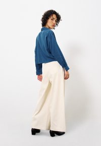 FRNCH POLLY - Chemisier - bleu petrole