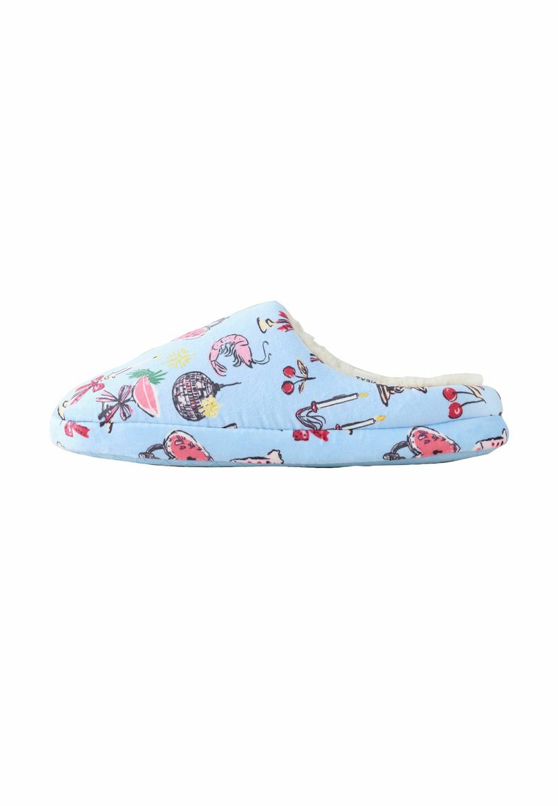 Blaue Stoffpantoffeln mit einem gesteppten Design und bunten Druckmustern von Lebensmitteln und Getränken. Weiche Innenauskleidung für zusätzlichen Komfort.