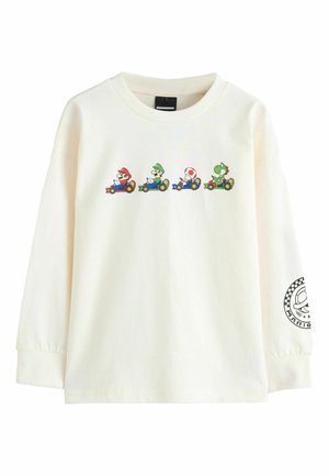 Weißes Sweatshirt mit langen Ärmeln, das bunte Comicfiguren in Go-Karts zeigt, die quer über die Brust gedruckt sind. Logo auf dem rechten Ärmel.