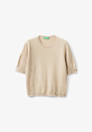 Suéter de punto beige de manga corta con un cuello redondo acanalado y un corte relajado. Textura suave, ligeras variaciones en el color y puños de las mangas enrollados.