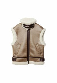 Béžová kožešinová vesta s vysokým límcem, hnědými koženými akcenty, předním zipem a dvěma postranními kapsami. Měkká textura a bezrukávový design.