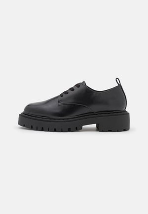 Monki VEGAN DANNY SHOE - Derbies - black
