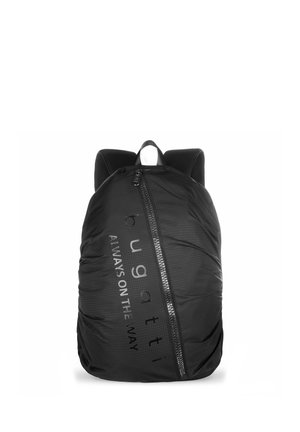 Zwarte rugzak met diagonale rits en reflecterende tekst "bugatti ALWAYS ON THE WAY", gevoerde schouderbanden zichtbaar aan de bovenkant.