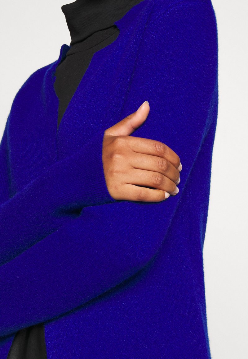 Morgan Block Kardigan Bleu Roi Kralovska Modra Zalando Cz Morgan Block Kardigan Bleu Roi Kralovska Modra Zalando Cz