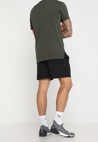 Puma Träningsshorts - black