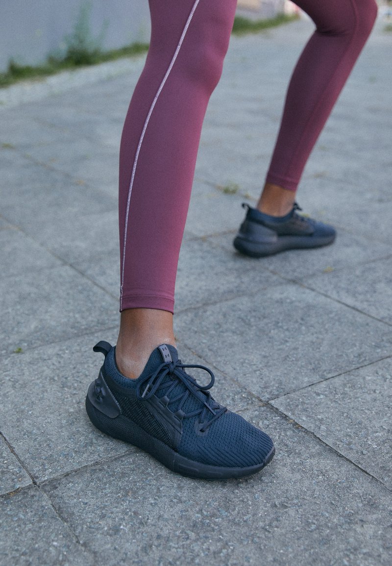 Under Armour Hardloopschoenen voor op de weg zwart