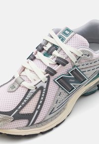 New Balance M1906 UNISEX - Joggesko - silver metallic