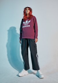 adidas Originals CREW Sweater bordeaux/bordeauxrood