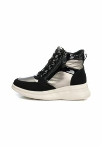 XTI Zapatillas altas - black