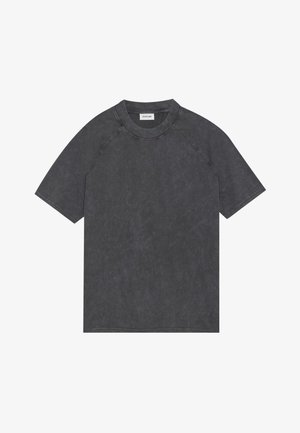 Mørkegrå bomulds T-shirt med rund halsudskæring, korte raglanærmer og en blød, let tekstureret finish. Ingen synlige mønstre eller dekorationer.