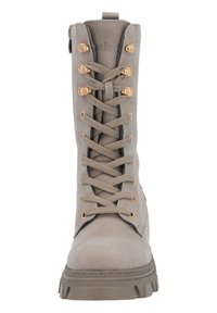 Szare zamszowe botki z wiązaniem, z wysoką cholewką, złotymi oczkami, płaskim sznurowadłem i masywną gumową podeszwą. Gładka faktura i smukły design.