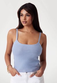 Guess Top - himmelblau