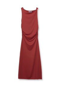 Vestido rojo sin mangas con escote redondeado y fruncidos en el costado. Confeccionado en una tela suave con un corte holgado, llega hasta la mitad de la pantorrilla.