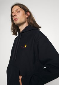 Carhartt WIP HOODED AMERICAN SCRIPT  - Sweatshirt com capuz - astro