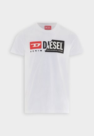Camiseta de algodón blanca con un audaz logo de Diesel en rojo y negro, con texto adicional que dice "DENIM" y "SUCCESSFUL LIVING".