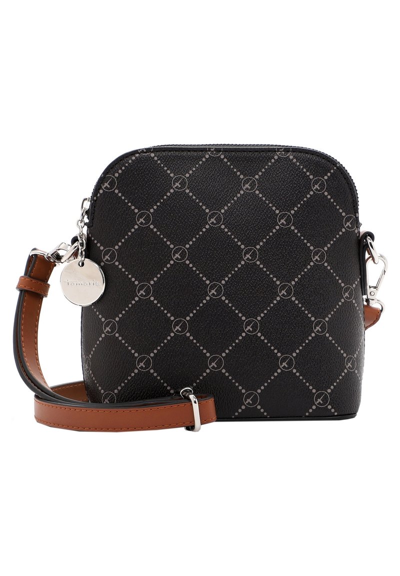 Borsa a tracolla nera con texture e motivo a diamante, tracolla in pelle marrone, accessori silver e tag in metallo con logo. Design compatto e strutturato.