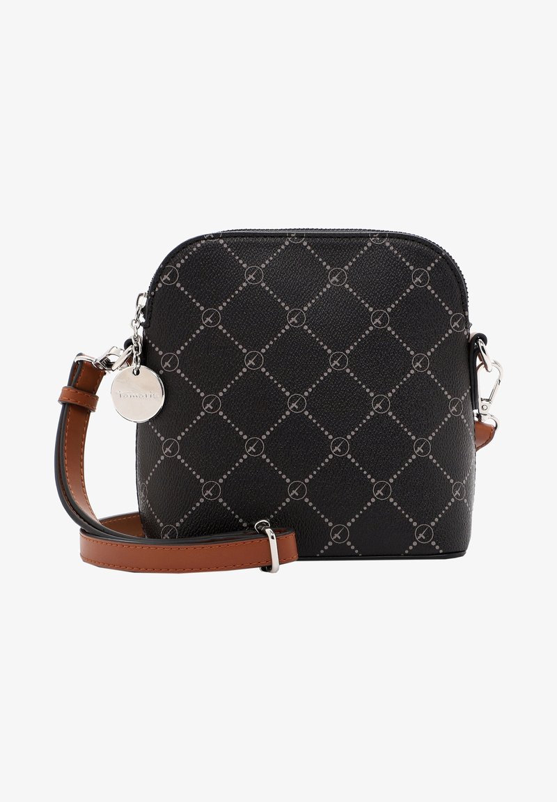 Borsa a tracolla nera con texture e motivo a diamante, tracolla in pelle marrone, accessori silver e tag in metallo con logo. Design compatto e strutturato.