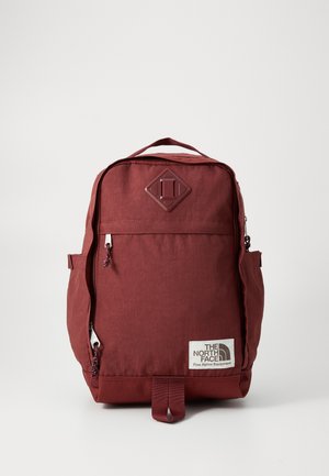 BERKELEY DAYPACK UNISEX - Rucksack - sumac/alpine plum