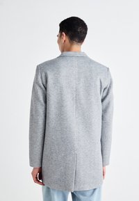 Jack & Jones JJCHUCK COAT - Klasický kabát - light grey melange