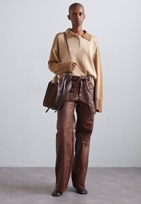 Ree Projects HELENE HOBO - Τσάντα χειρός - mocha