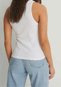 NA-KD Top - white