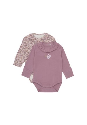 Ensemble de deux bodies pour bébé ; l'un en mauve uni avec col à volants et broderie florale, l'autre avec un imprimé floral léger et des manches longues.