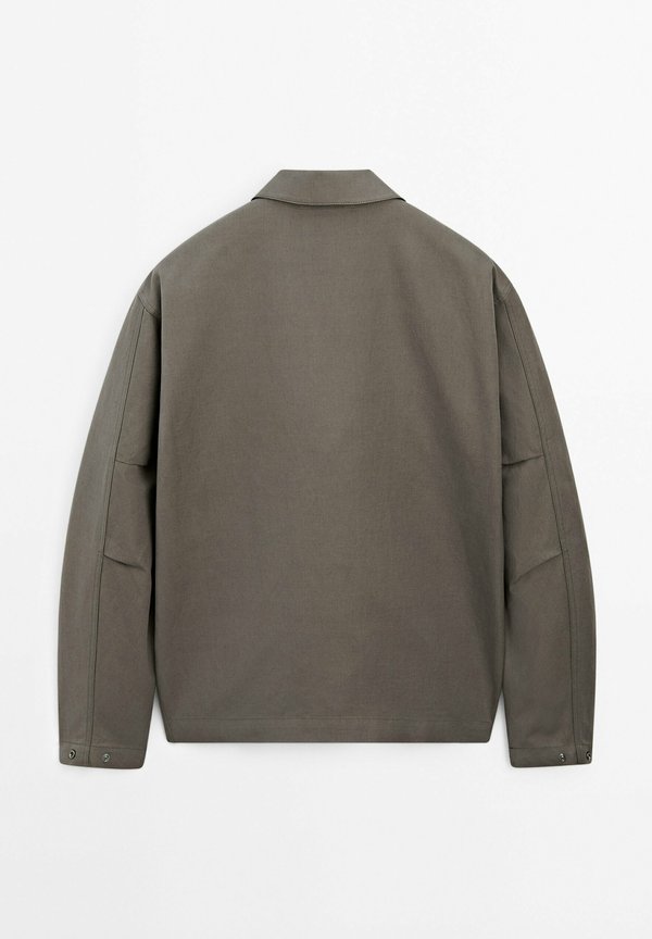 WITH POCKET DETAIL - Summer jacket4