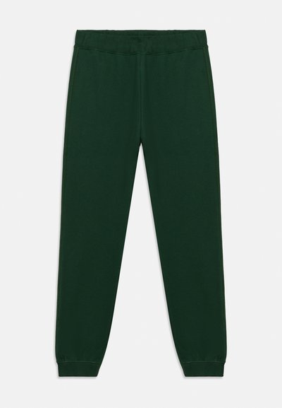 Σκούρο πράσινο παντελόνι φόρμας με ελαστική μέση και μανσέτες, σχεδίαση με ίσια πόδια, απλωμένο σε επίπεδη επιφάνεια πάνω σε ανοιχτό γκρι φόντο.