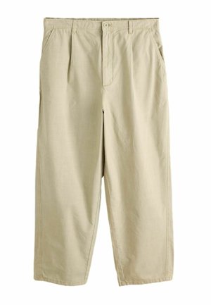 Pantalon beige droit avec fermeture par boutons, plis à l'avant et poches latérales, présenté sur fond blanc.