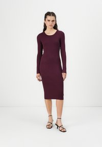 Vero Moda VMSILJE ONECK CABLE  - Strikket kjole - winetasting