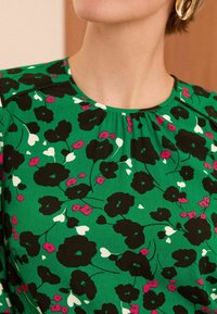 Love & Roses PUFF SLEEVE TRIM DETAIL - Blūze - green