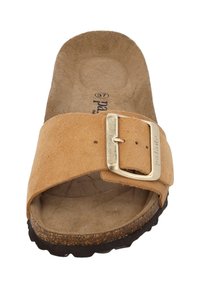 Beige Wildleder-Sandale mit breitem Riemen und metallischem Schnallenverschluss, gepolstertem Fußbett und strukturiertem Gummiaußensohle. Größe 37.