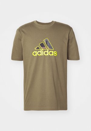 adidas Originals TEE - Marškinėliai su spaudiniu - olive strata