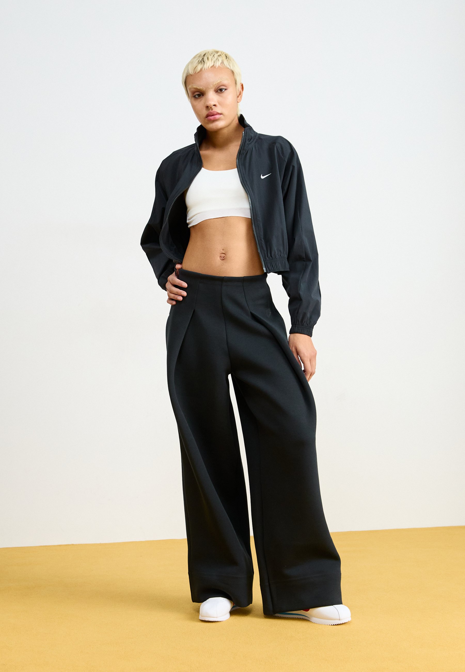 energetic cropped jogger set nike