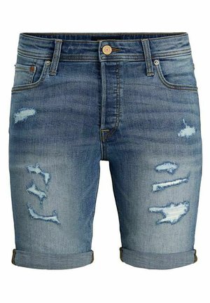 Lysblå denim shorts med en falmet vask. Har slidte detaljer og opkrøllede manchetter. Klassisk fem-lommer design med metalknap.