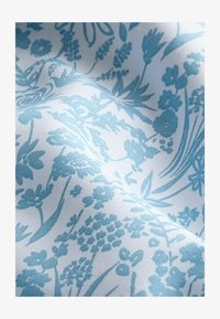 Non sélectionné, light blue ditsy floral