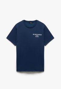 Marineblå kortærmet T-shirt lavet af bomuld, med hvid trykt tekst "INGEN GRÆNSER INGEN REGLER OVERKOM DINE GRÆNSER" på forsiden.