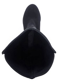 Bota negra hasta la rodilla con un exterior de cuero liso, punta redondeada y un forro interior suave. Sin hardware visible ni acentos de diseño.