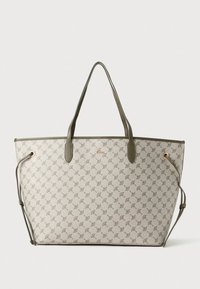 Platnena torba s geometrijskim uzorkom u bež boji. Ručke i naglasci maslinasto zelene boje. Ima zlatne metalne detalje i zatvaranje na vezicu.