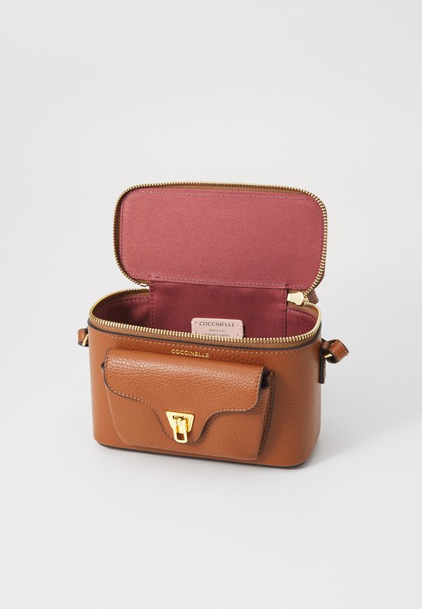 BEAT GENERATIO - Wash bag - cognac2