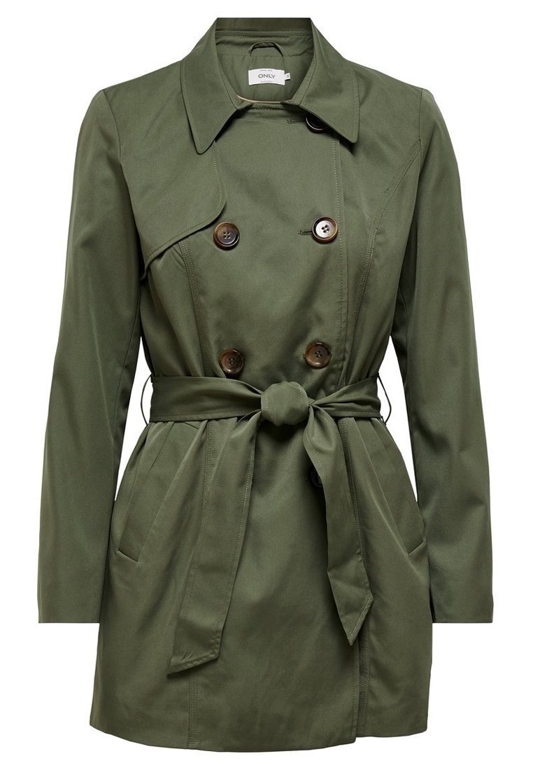 Trench-coat vert olive en tissu lisse, doté d'une fermeture à double boutonnage, d'une ceinture à nouer à la taille et de poches latérales.