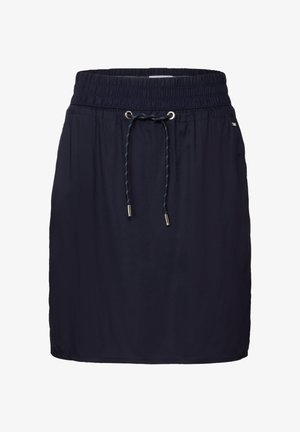 Marineblauwe rok met elastische tailleband en een trekkoord, voorzien van goudkleurige hardwareaccenten en een lichte, gladde stoftextuur.