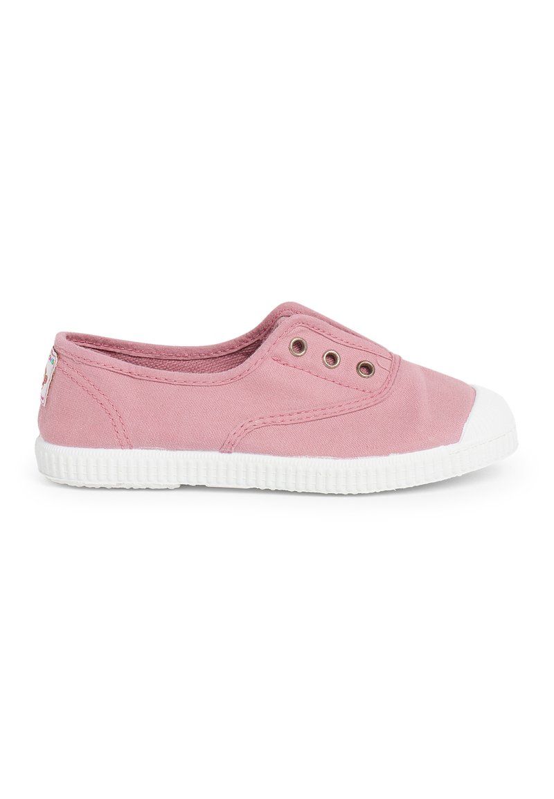 Baskets slip-on en toile rose avec un capuchon en caoutchouc blanc et une semelle blanche. Comprend des œillets en métal et un doublure intérieure douce. Design décontracté, matériau léger.