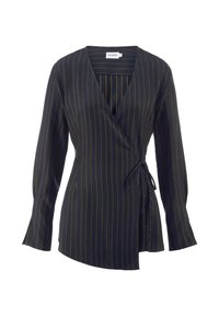 Blusa nera avvolgente con righe verticali gialle, maniche lunghe, scollatura a V e chiusura con fiocco in vita. Tessuto morbido e leggero.