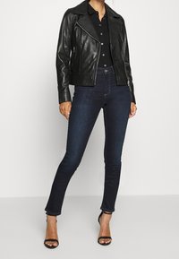 Marc O'Polo Vaqueros pitillo - dark-blue denim