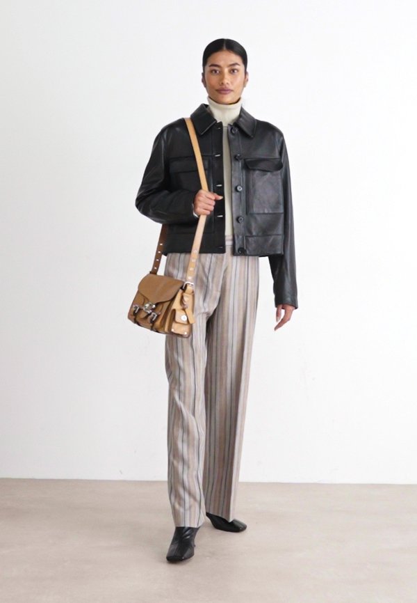 CARGO BUCKLE SOFT TABBY - Cross body bag3