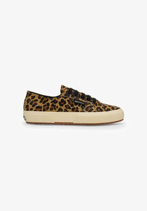 Sneaker con stampa leopardata con lacci neri, tomaia in tessuto strutturato, suola intermedia in gomma bianca e suola esterna marrone. Dettaglio del logo sul lato.