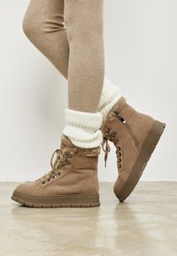 Cesare Gaspari Zimní obuv - brown