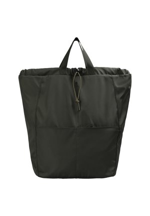 Bolsa de tela de color verde oscuro, hecha de un tejido duradero, que presenta dos asas cortas, una parte superior con cordón elástico y un bolsillo frontal.